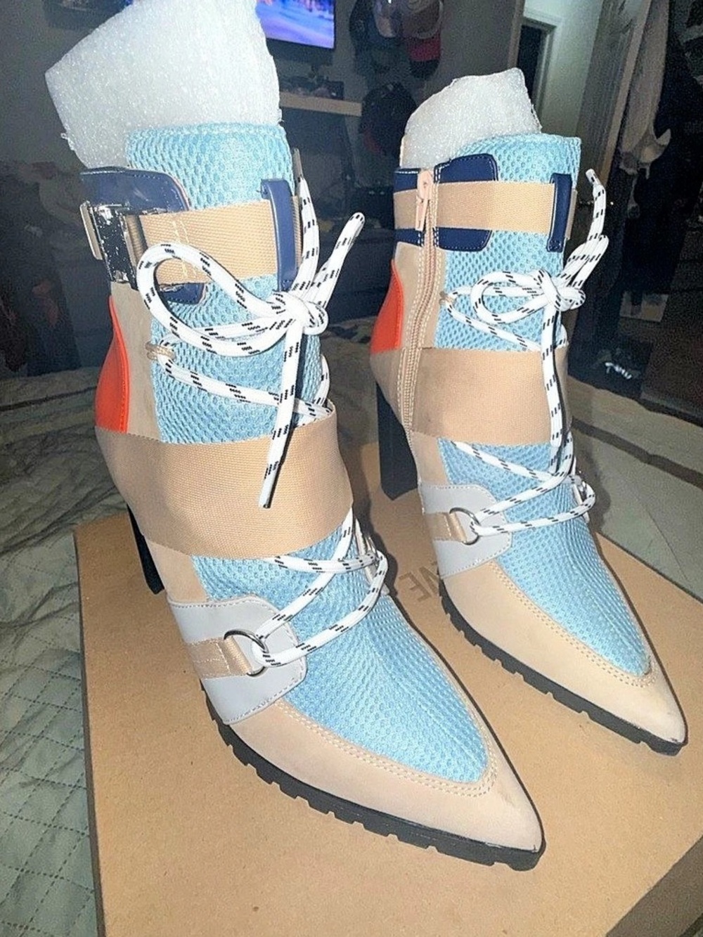 Steve Madden Illusion Blue Multi Colorblock Booties Heels 8.5 Rare - Picture 2 of 6